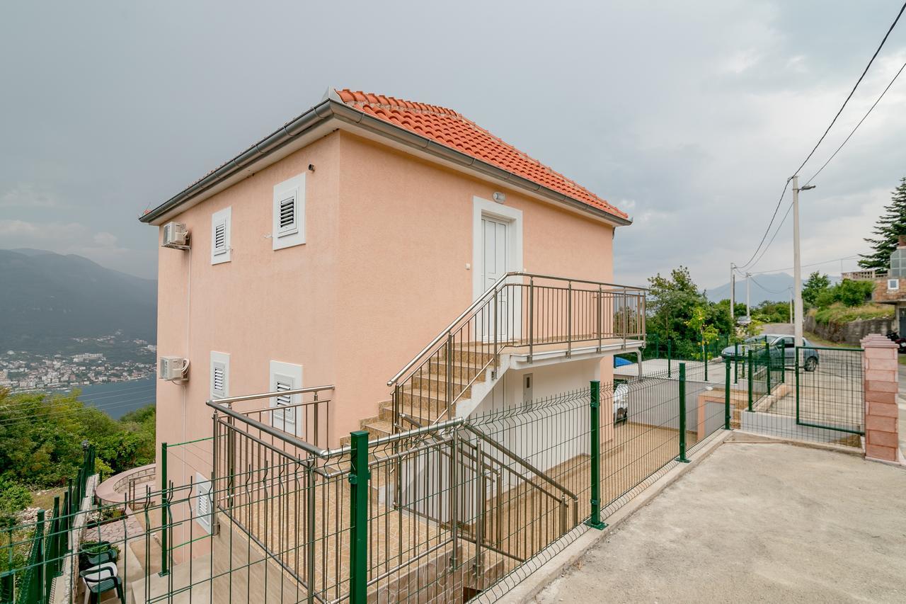 Apartments Mitrovic Luštica Exteriör bild