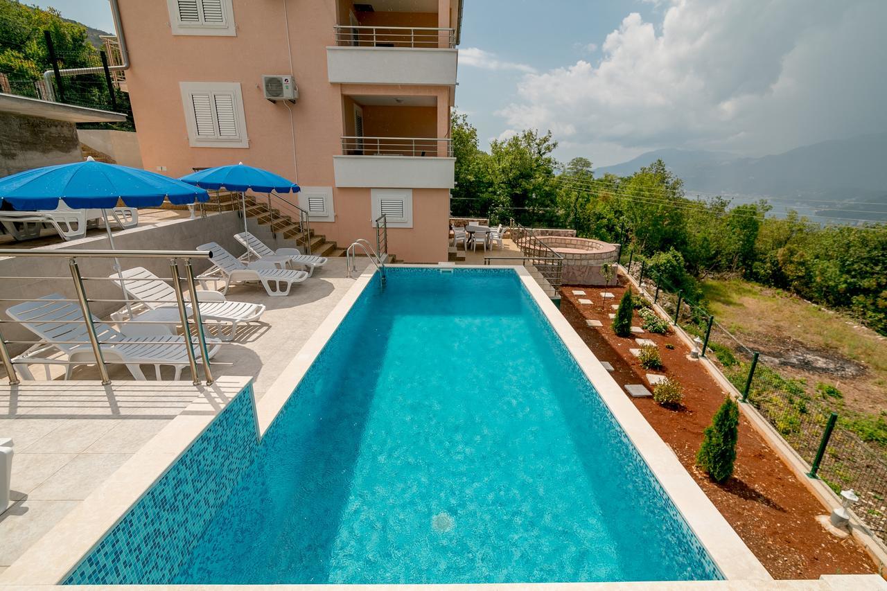 Apartments Mitrovic Luštica Exteriör bild