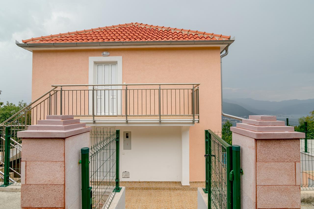 Apartments Mitrovic Luštica Exteriör bild